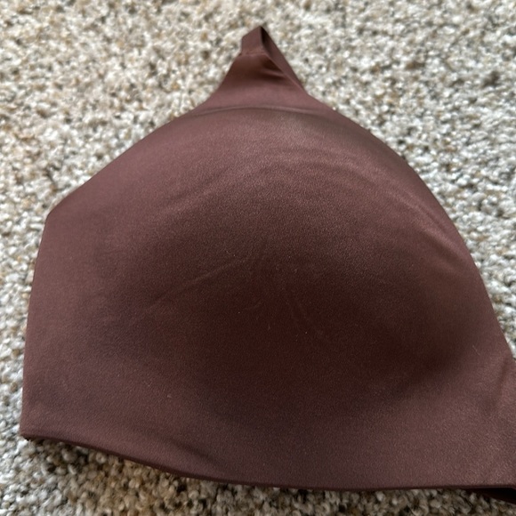 SKIMS Fits Everybody T shirt Bra, Size 36C, Cocoa, EEUC - Picture 5 of 8